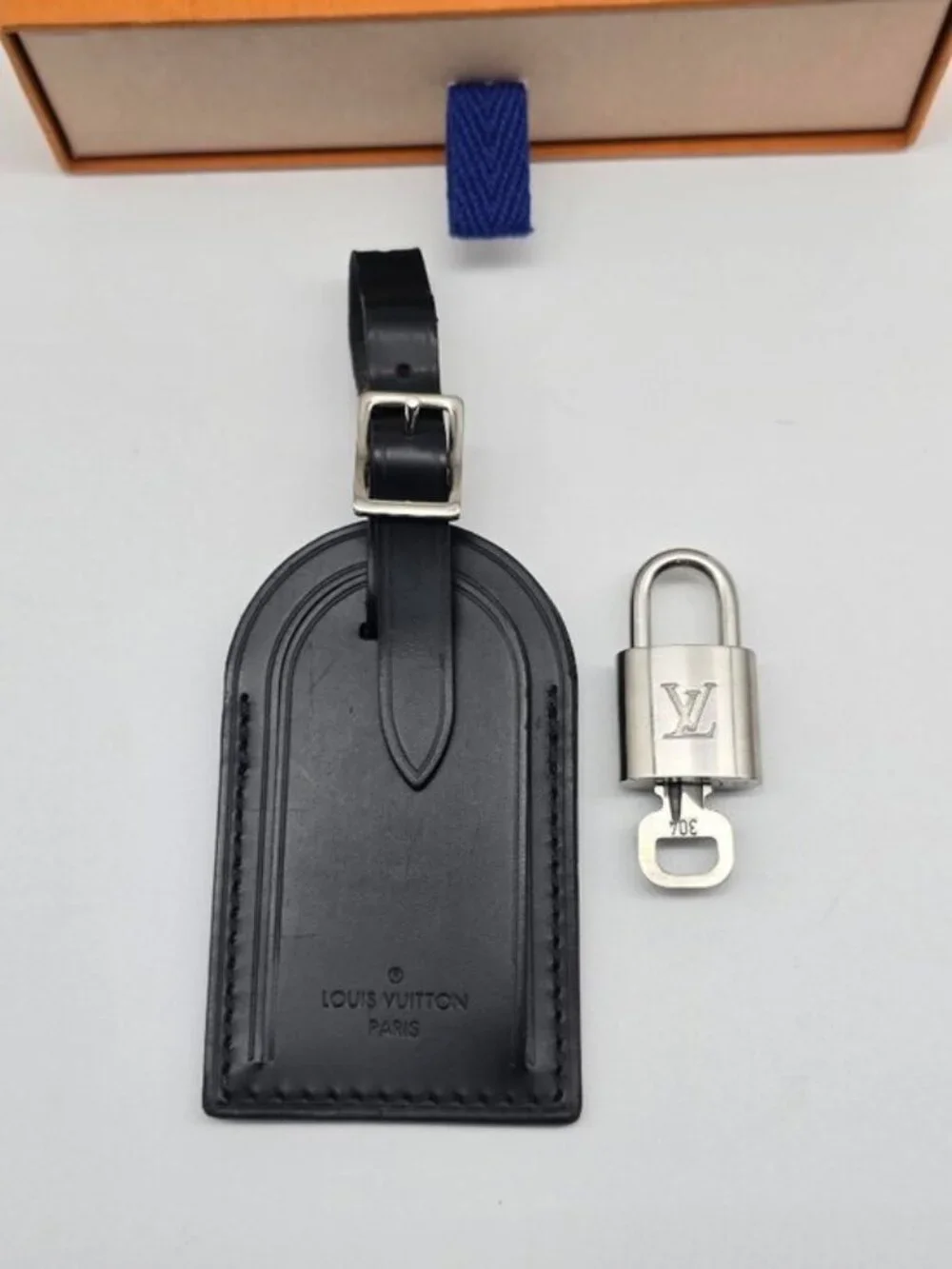 Authentic Louis Vuitton Black Luggage Tag Silver LV Padlock Key & Box
